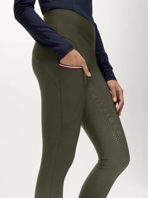 Tommy Hilfiger A/W 26 Legginsy jeździeckie z pełnym lejem Elmira Winter Camo Green