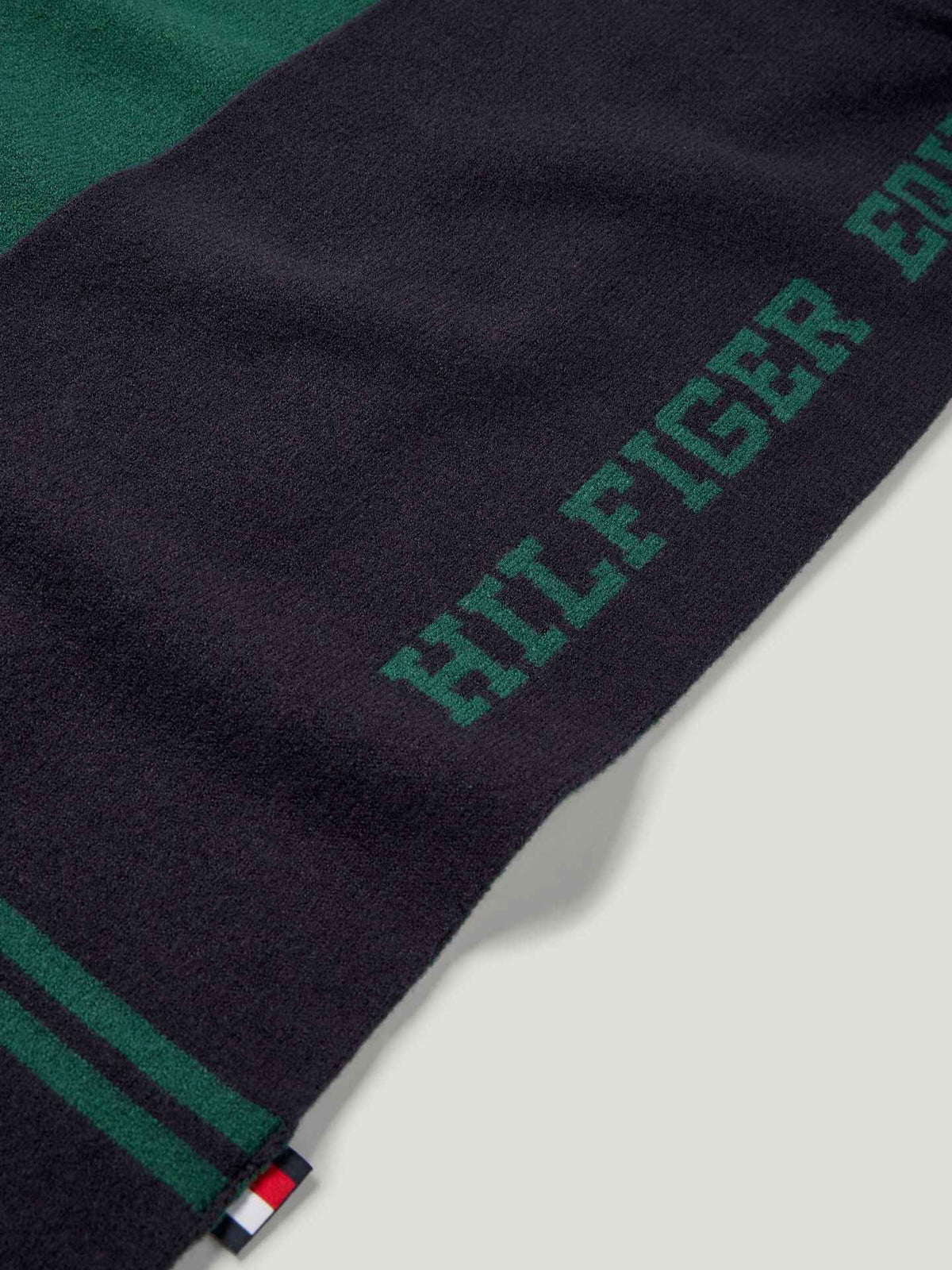 Tommy Hilfiger A/W 26 Szal Vanderbilt Varsity Desert Sky