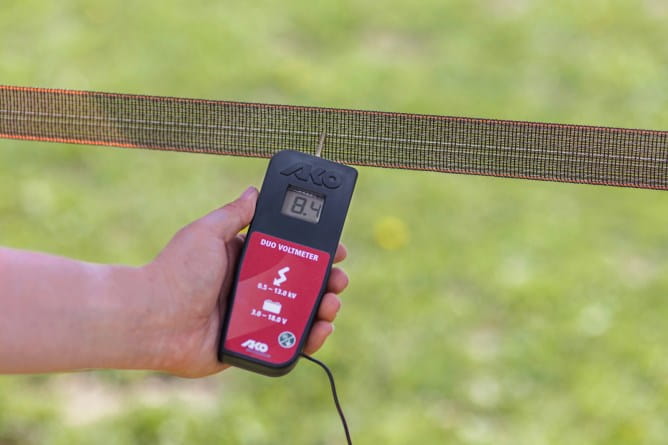 Tester napięcia DUO VOLTMETER do baterii i ogrodzeń, 9V, AKO - Cavalo