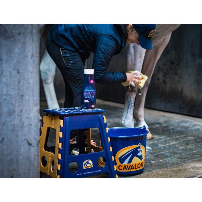 Suchy szampon dla koni Cavalor Bianco Wash 500 ml