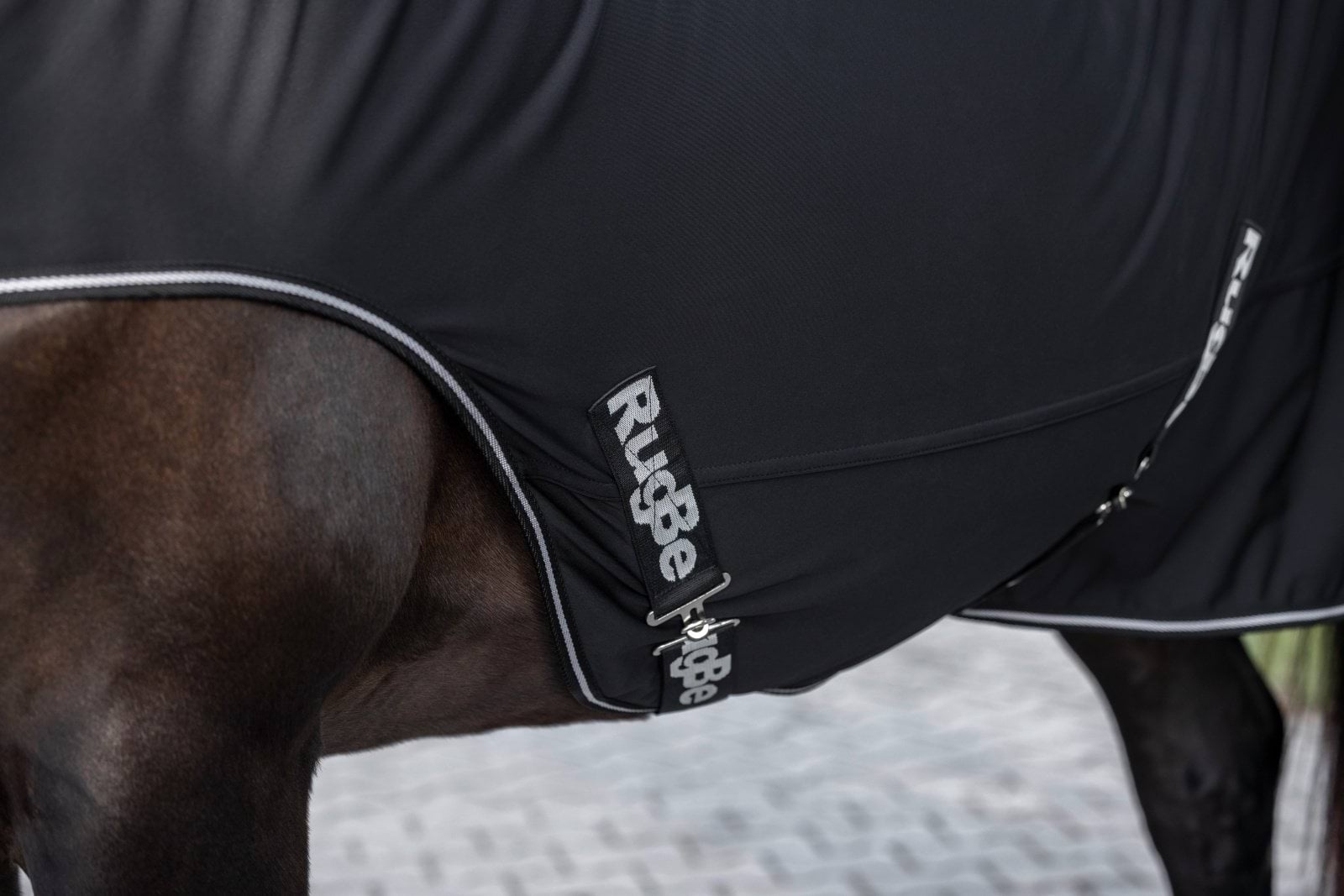 Derka do karuzeli dla konia czarny Covalliero - Cavalo