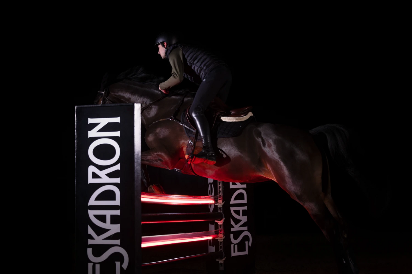 Eskadron DYNAMIC 25 A/W Czaprak Cotton Poppy Red - Cavalo