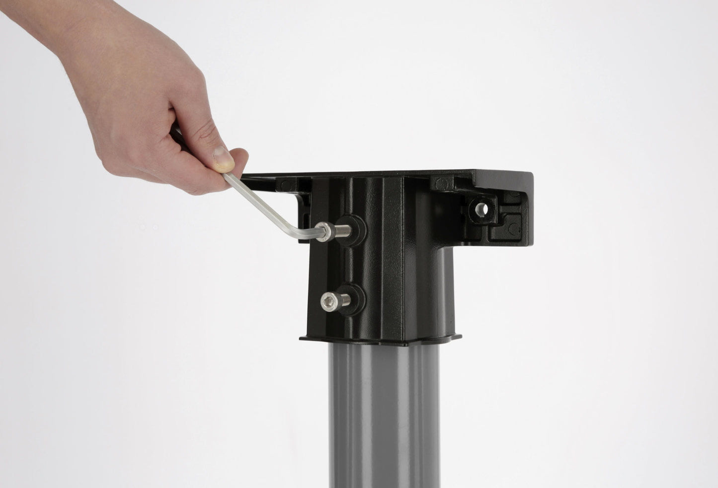 Adapter do montażu reflektora na masztach oświetleniowych, Kerbl - Cavalo