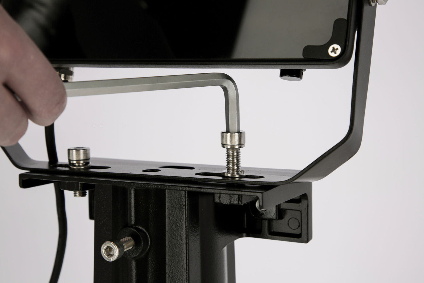 Adapter do montażu reflektora na masztach oświetleniowych, Kerbl - Cavalo