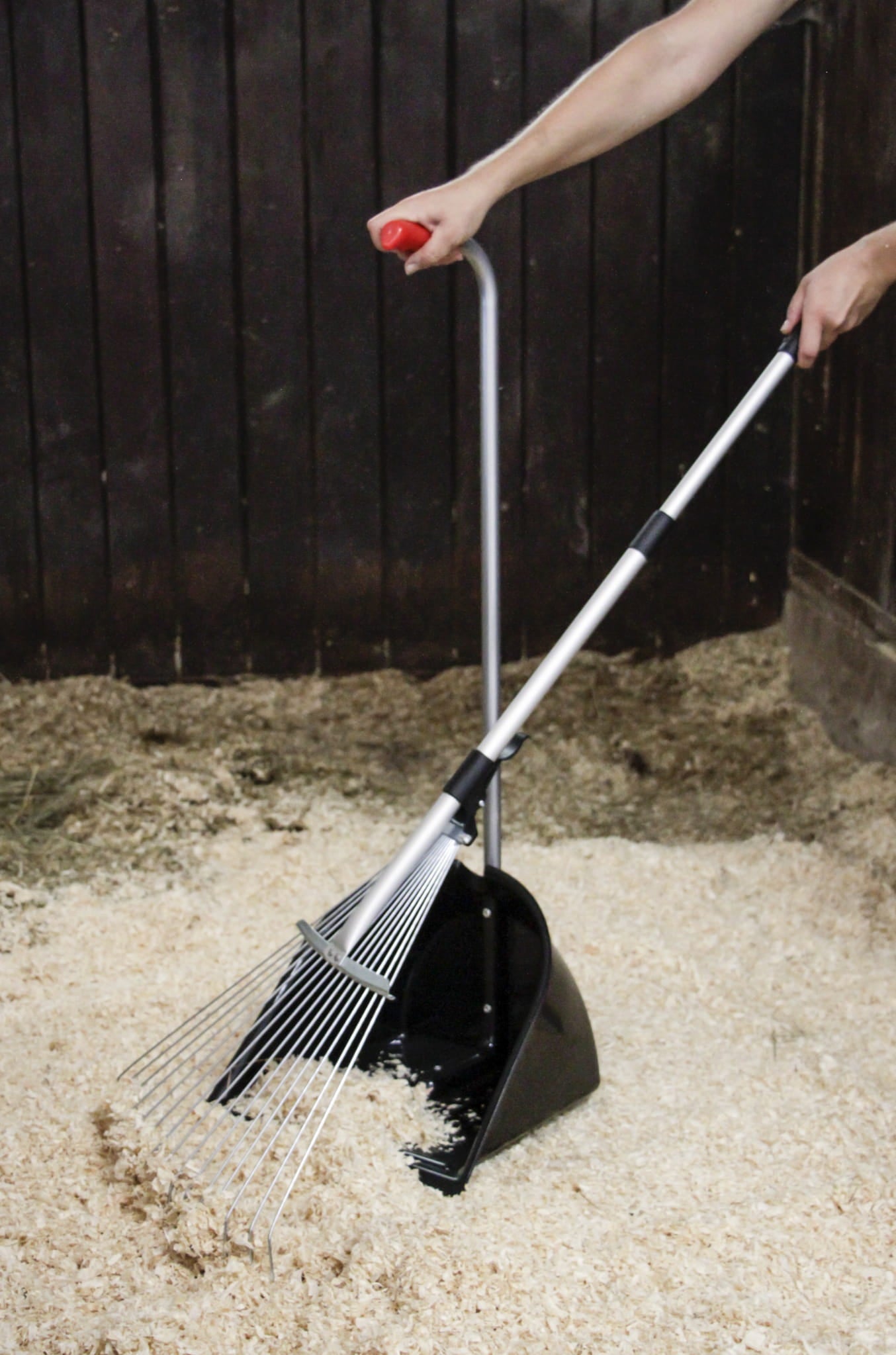 Grabki do sprzątania w stajni składane 140 cm Kerbl - Cavalo