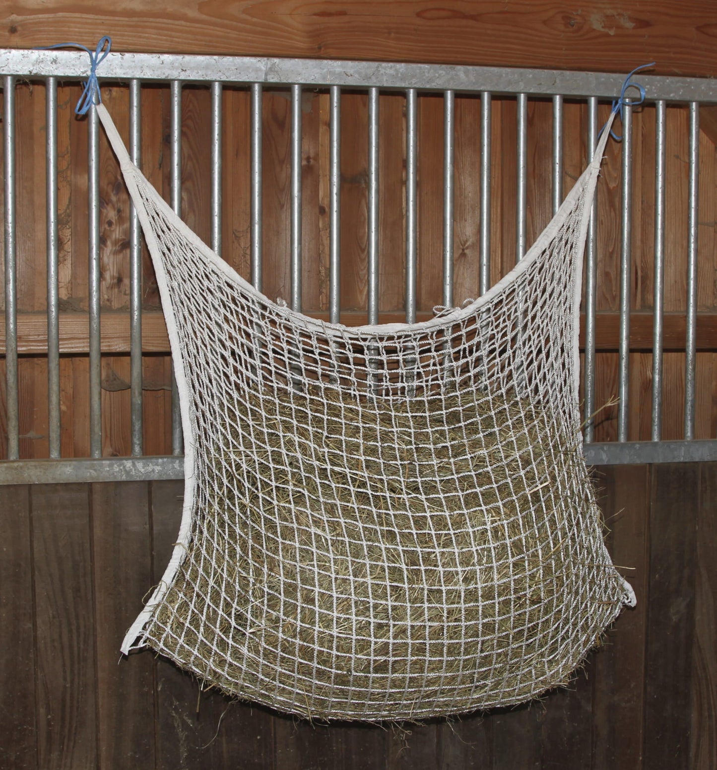 Siatka na siano dla konia biały 120 x 90 cm oczko 3 cm Kerbl - Cavalo