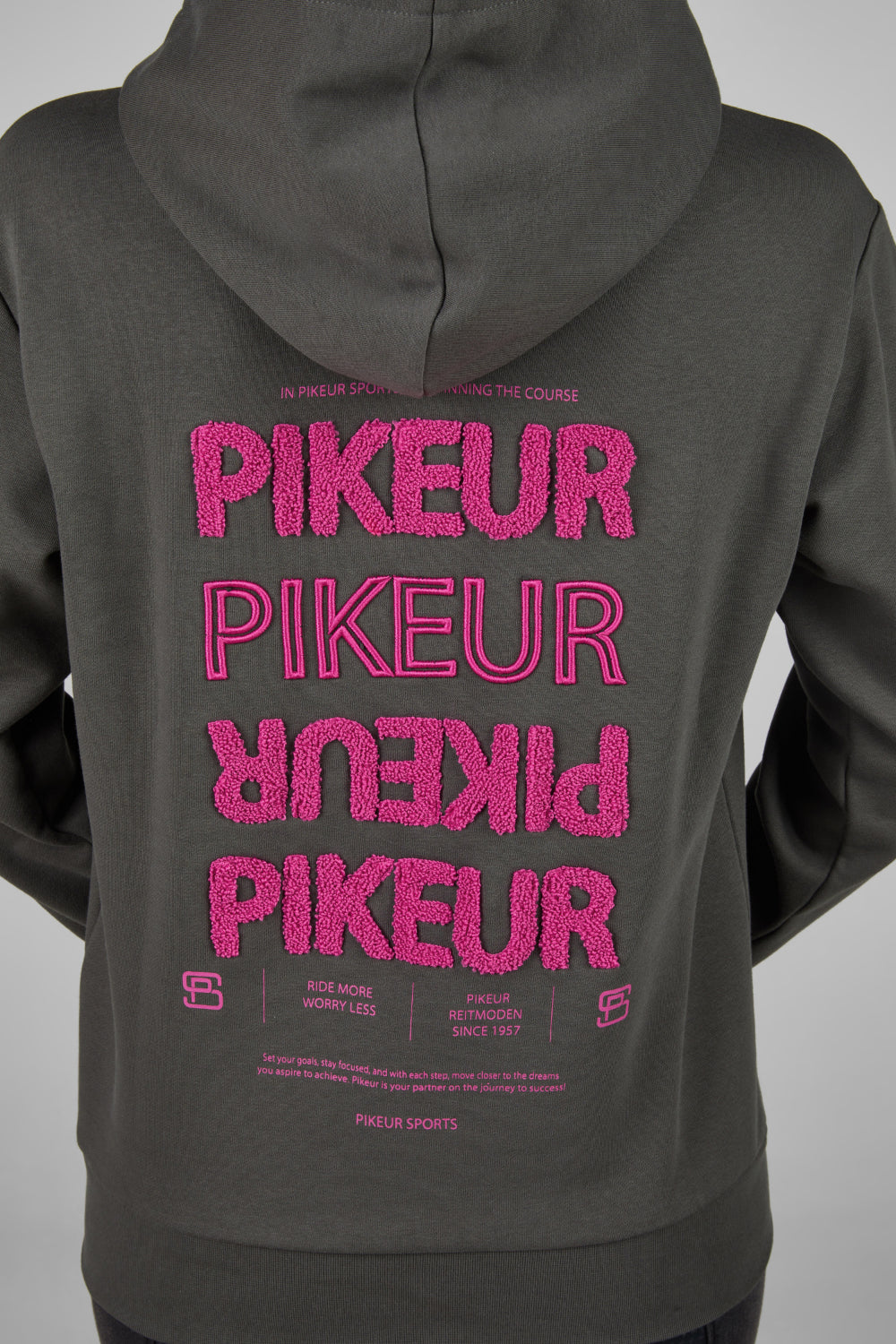 Pikeur Bluza z kapturem Fleece Jacket Athleisure 8275 A/W 2025 Nightblue