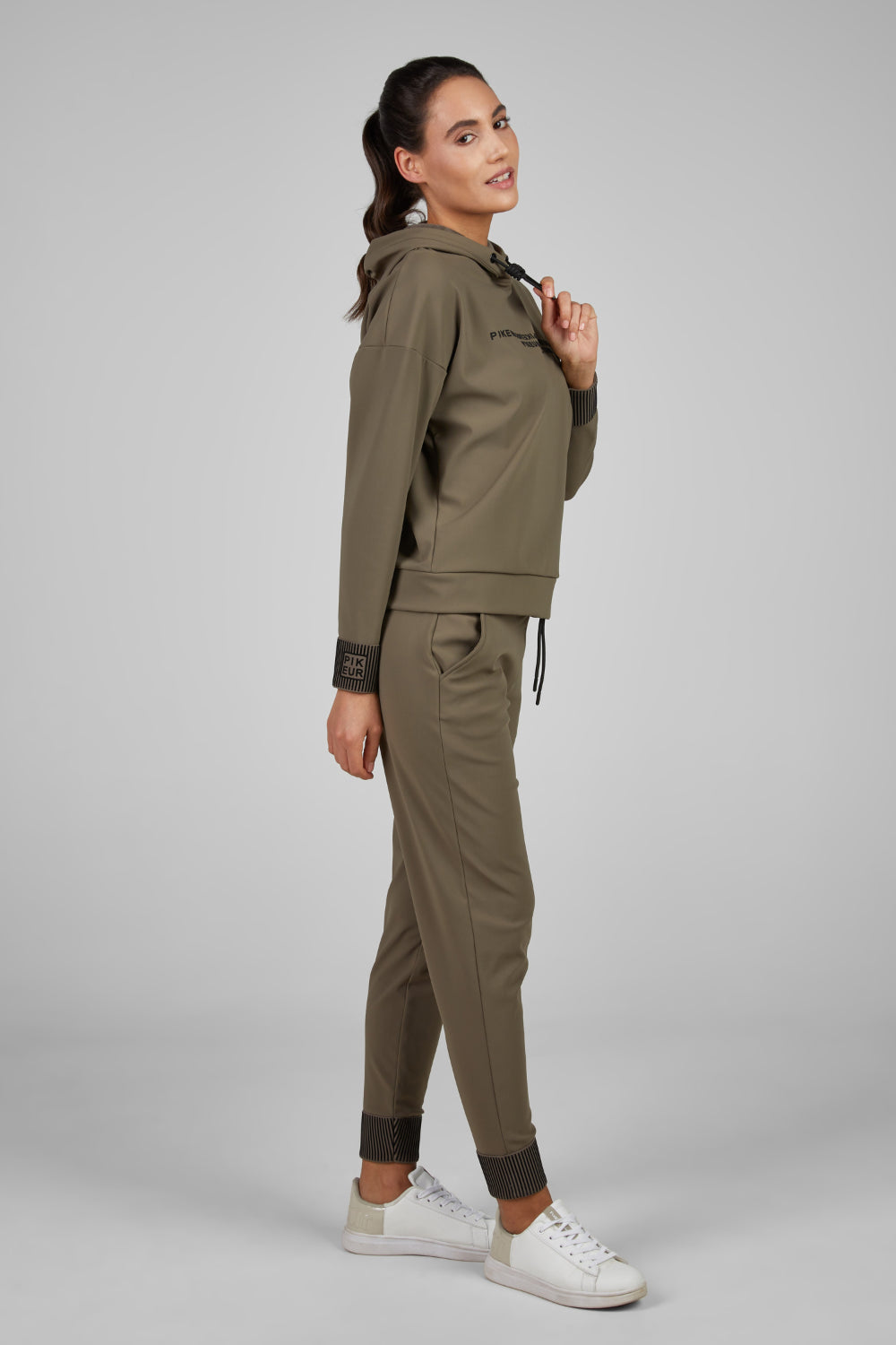 Pikeur Bluza z kapturem 8281 Selection A/W 2025 Slate Brown - Cavalo