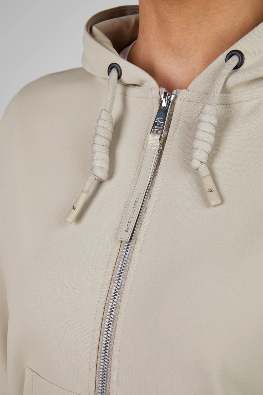 Pikeur Bluza z kapturem HOODY Jacket Athleisure 8282 A/W 2025 Almond - Cavalo