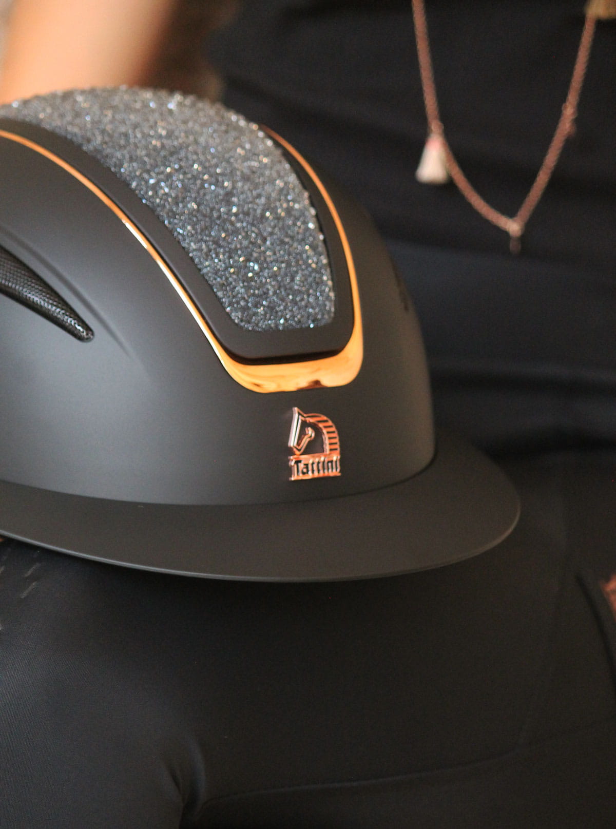 Kask jeździecki Tattini Nettuno Black + Pink Gold - Cavalo