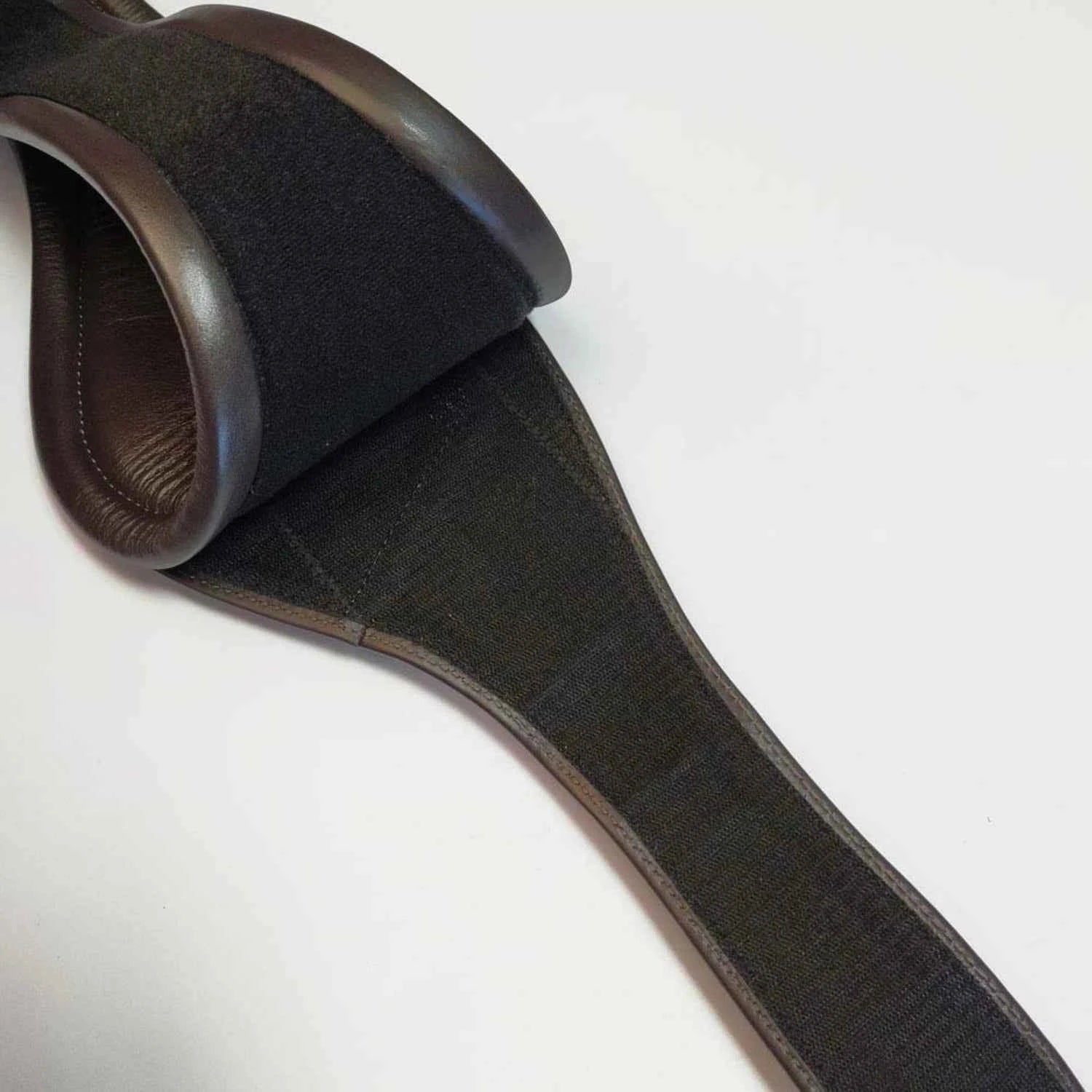 Podszycie futro do popręgu dressage Natural Eskadron Girth Padding Short 65 cm