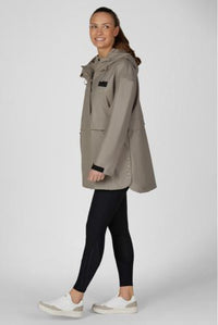 Pikeur A/W 26 Poncho przeciwdeszczowe damskie mocha cream