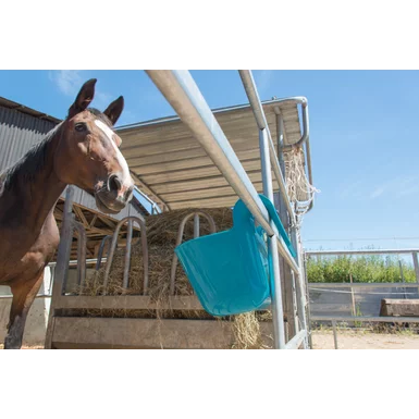 Karmidło koryto żłób przenośny zawieszany dla koni 13,5 litra