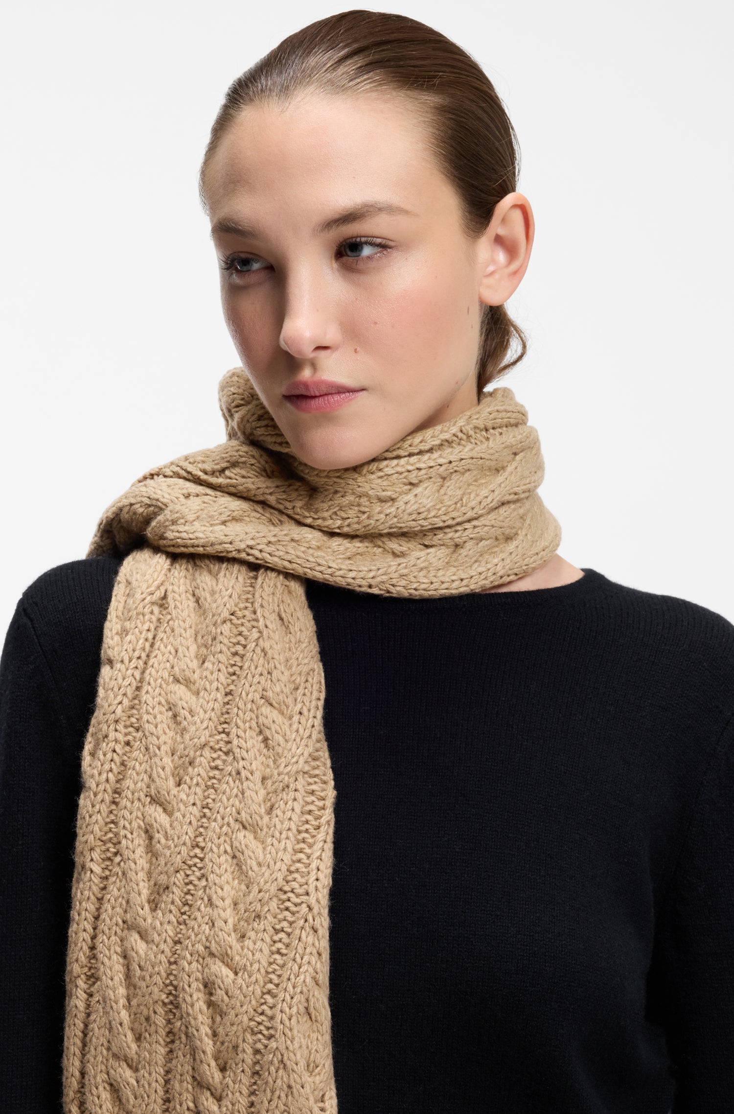 BOSS AW 2026 Szalik Bora Walnut