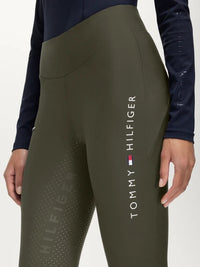 Tommy Hilfiger A/W 26 Legginsy jeździeckie z pełnym lejem Elmira Winter Camo Green