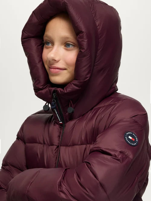 Tommy Hilfiger A/W 26 Kurtka pikowana Glendale Junior Deep Burgundy