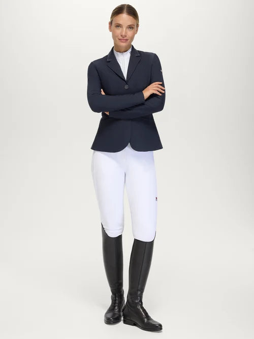Tommy Hilfiger Equestrian A/W 26 Lima Desert Sky – damski frak jeździecki na zawody