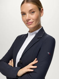 Tommy Hilfiger Equestrian A/W 26 Lima Desert Sky – damski frak jeździecki na zawody