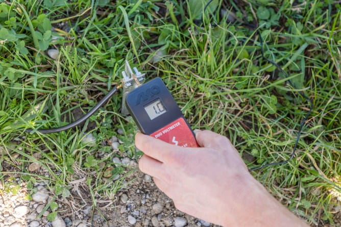 Tester napięcia DUO VOLTMETER do baterii i ogrodzeń, 9V, AKO - Cavalo