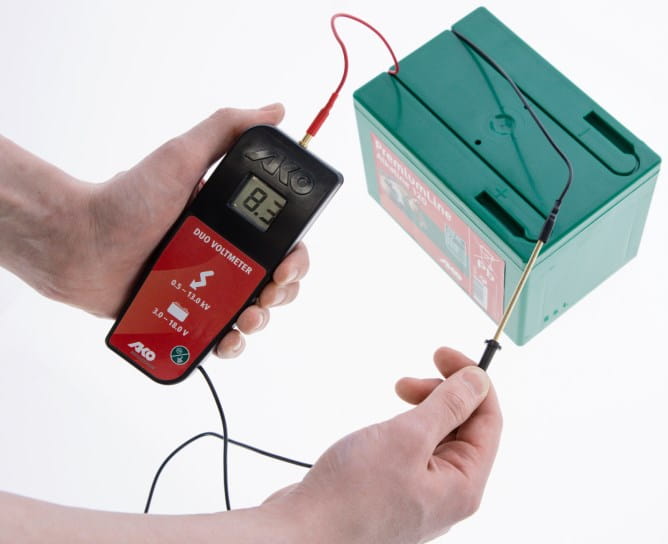 Tester napięcia DUO VOLTMETER do baterii i ogrodzeń, 9V, AKO - Cavalo