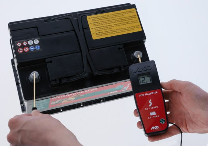 Tester napięcia DUO VOLTMETER do baterii i ogrodzeń, 9V, AKO - Cavalo