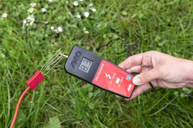 Tester napięcia DUO VOLTMETER do baterii i ogrodzeń, 9V, AKO - Cavalo