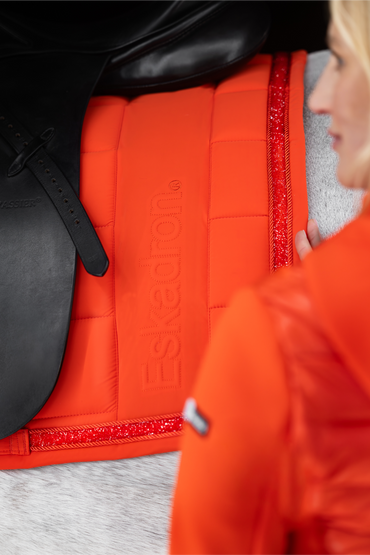 Eskadron DYNAMIC 25 A/W Czaprak Big Square Poppy Red