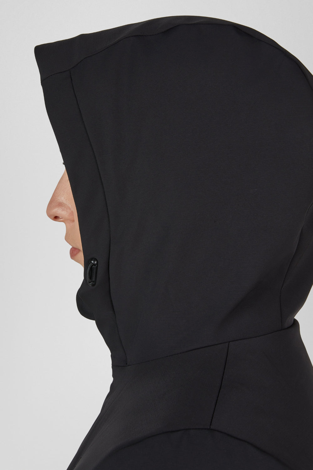 Kurtka softshell Eskadron Heritage 26/27 ZIP-JACKET w kolorze Black – na modelce, dodatkowe ujęcie
