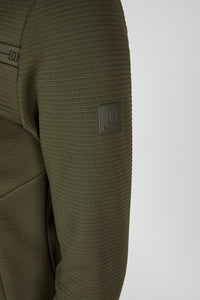 Bluza Eskadron Heritage 26/27 ZIP-SHIRT w kolorze Deep Moss – na modelce, dodatkowe ujęcie