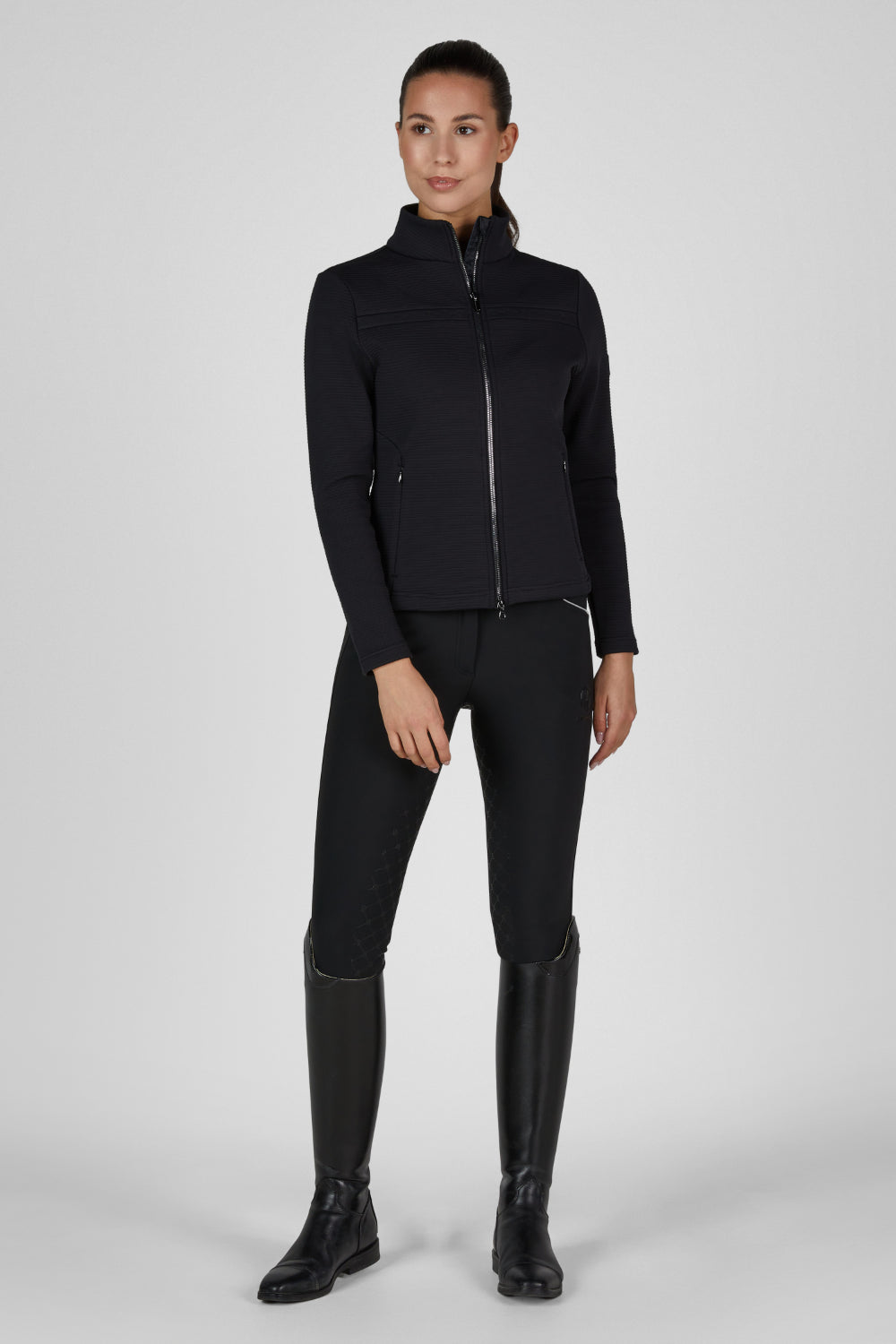 Bluza Eskadron Heritage 26/27 ZIP-SHIRT w kolorze Black – na modelce, widok z przodu
