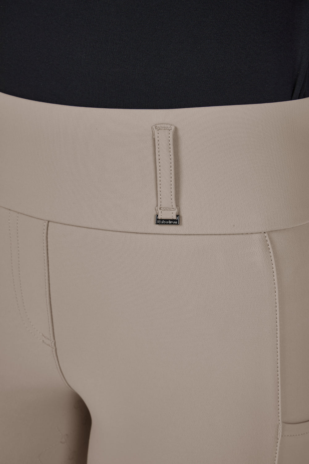 Legginsy jeździeckie Eskadron Heritage 26/27 PRO FULL GRIP w kolorze Ash – na modelce, dodatkowe ujęcie