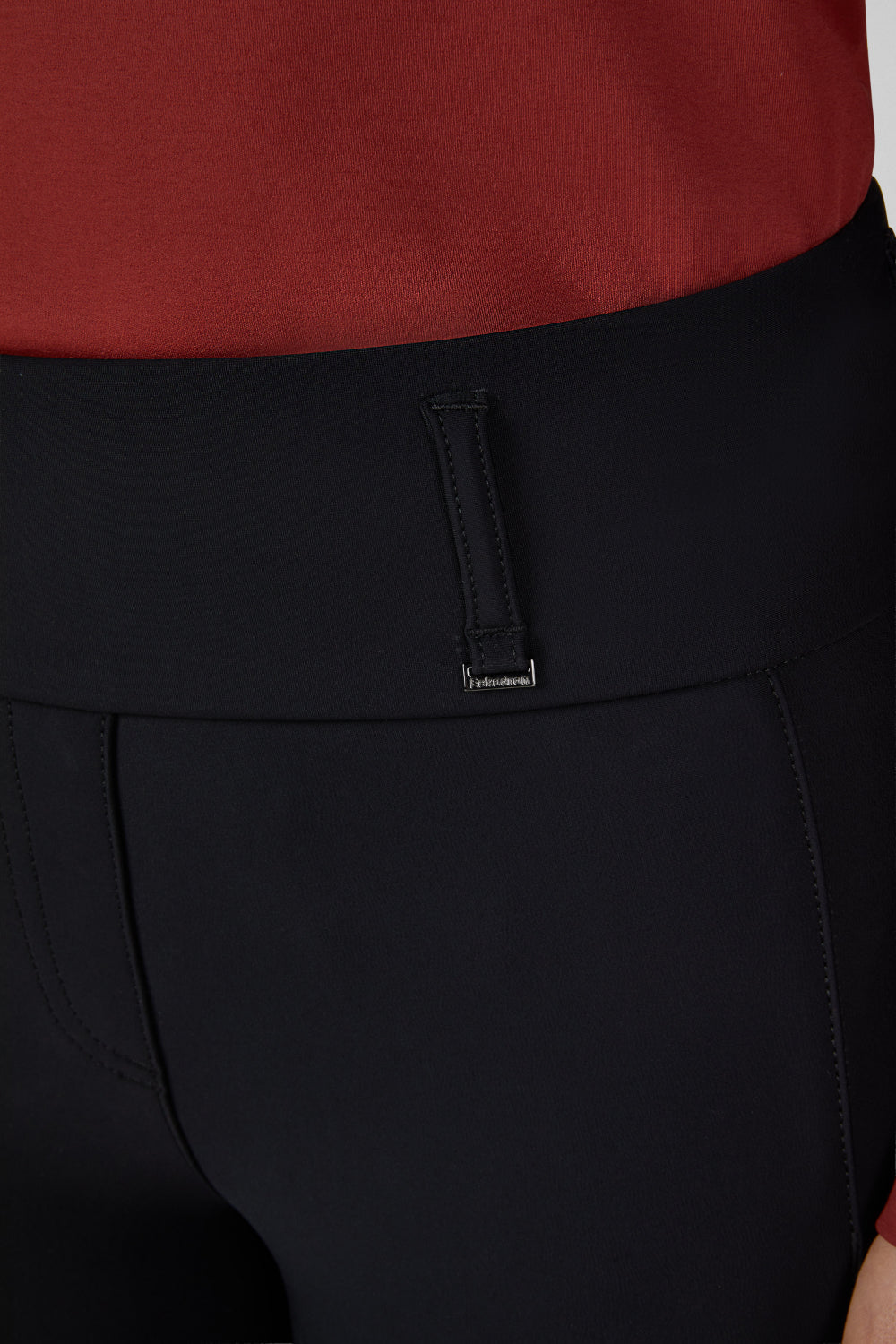 Legginsy jeździeckie Eskadron Heritage 26/27 PRO FULL GRIP w kolorze Black – na modelce, dodatkowe ujęcie