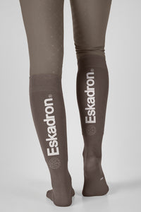 Eskadron Dynamic A/W 2026 Skarpety jeździeckie KNEESOCKS Powdertaupe