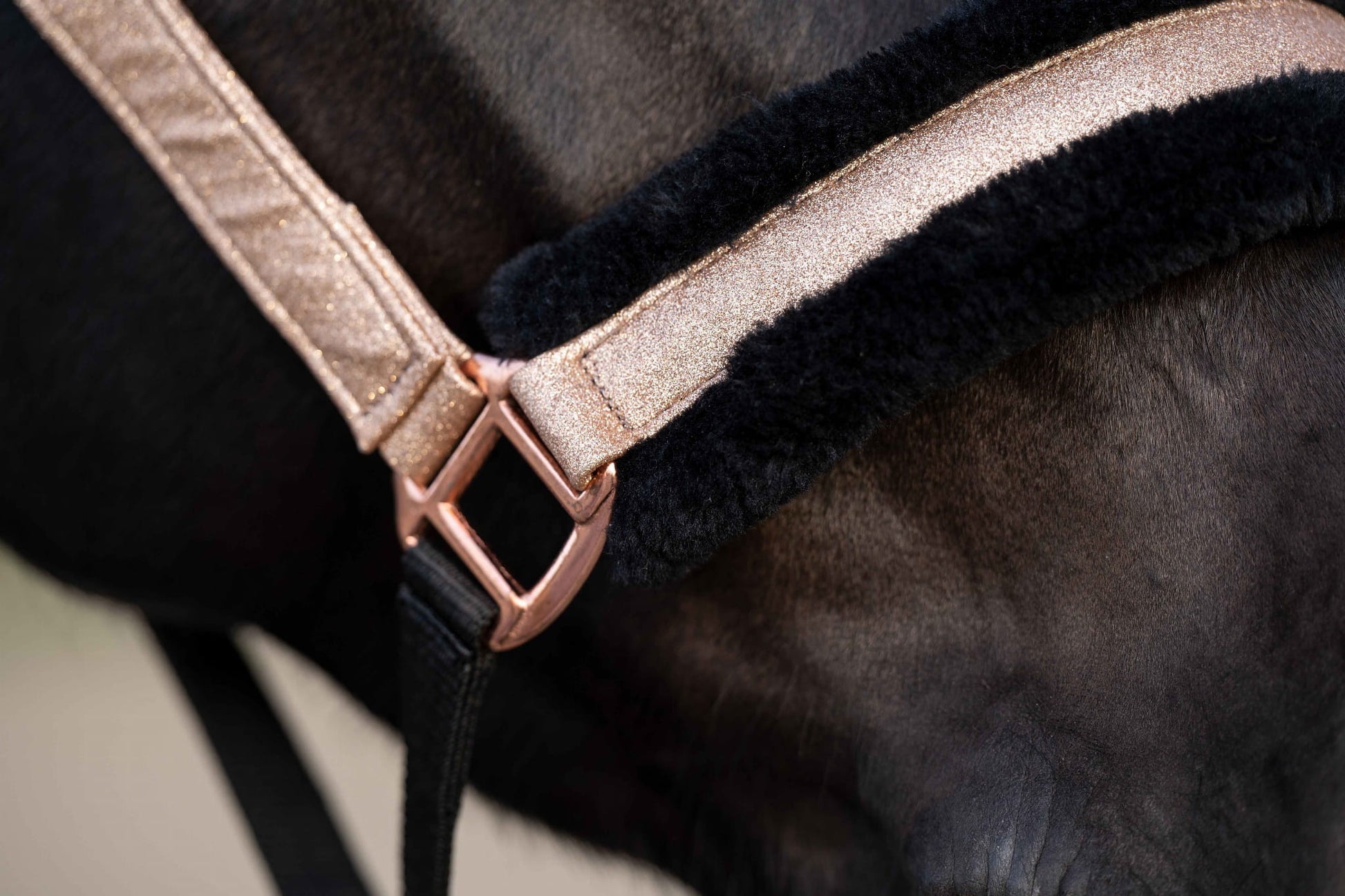Kantar HKM Rosegold Glitter Style brokatowy kantar z futerkiem - Cavalo