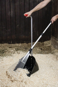 Grabki do sprzątania w stajni składane 140 cm Kerbl - Cavalo