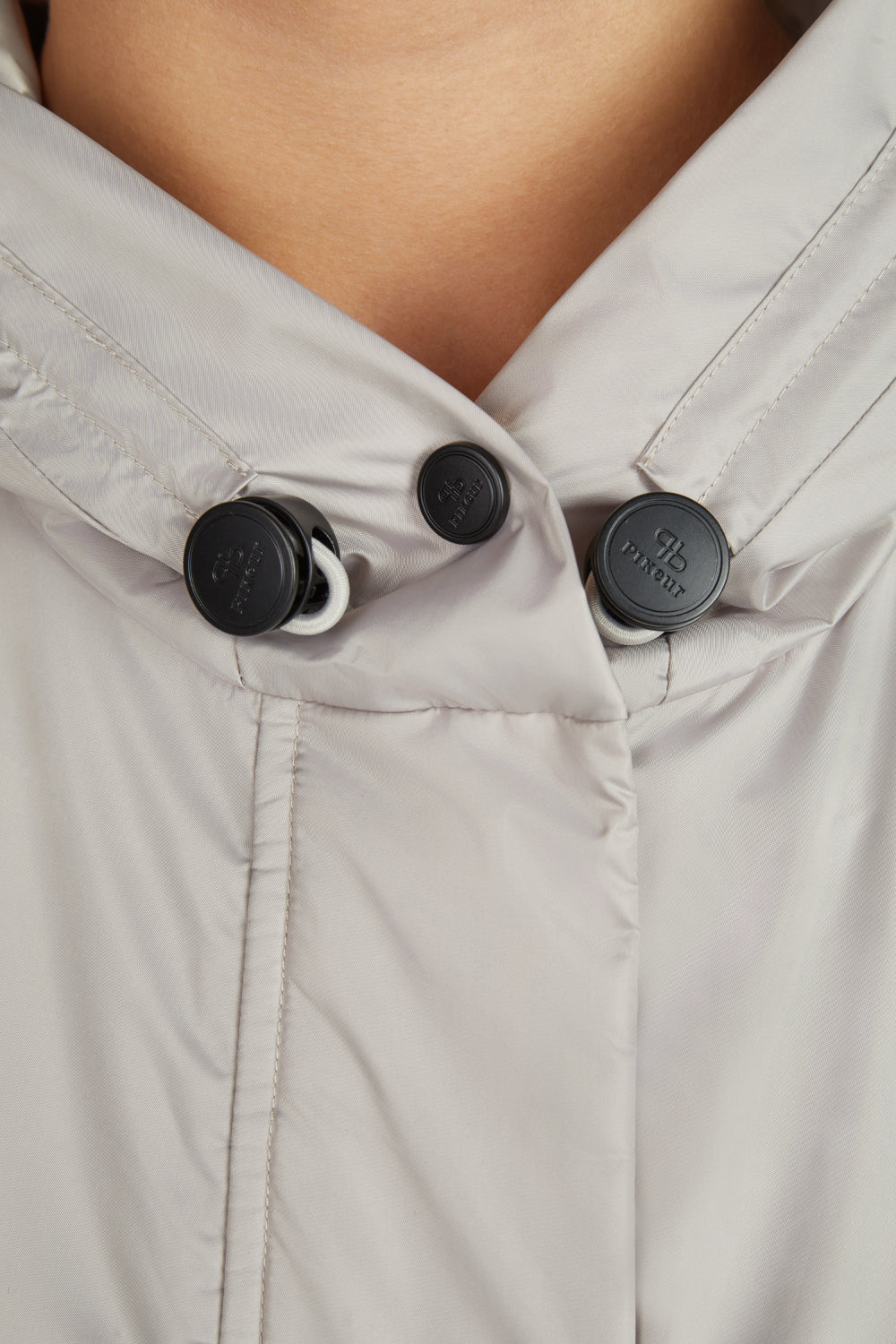 PIKEUR płaszcz RAINCOAT pearl gray 1021 SS 2026